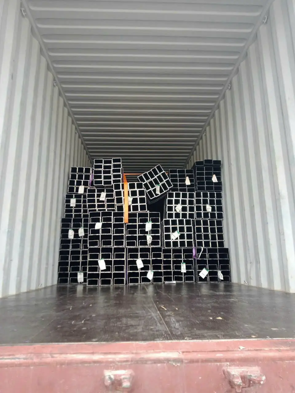 Thị trường thép hộp tại Bến Cát